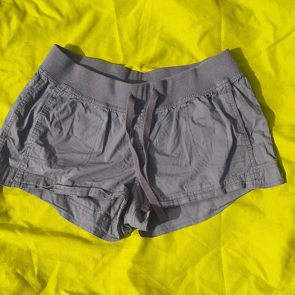 Drawstring shorts - Picture 7 of 10